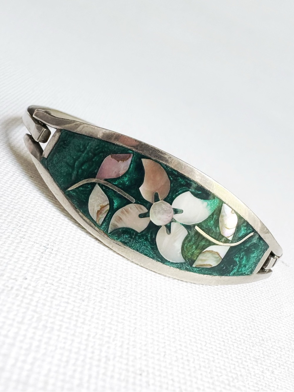 Vintage Mexico Alpaca Emerald Green Hinged Cuff Bracelet